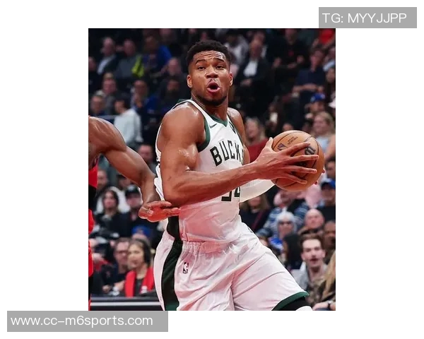 字母哥本赛季表现惊艳场均323分126板63助投篮命中率高达677