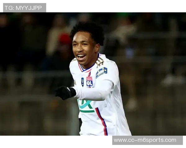 福法纳表现糟糕两次失良机送点球评分仅58引发热议