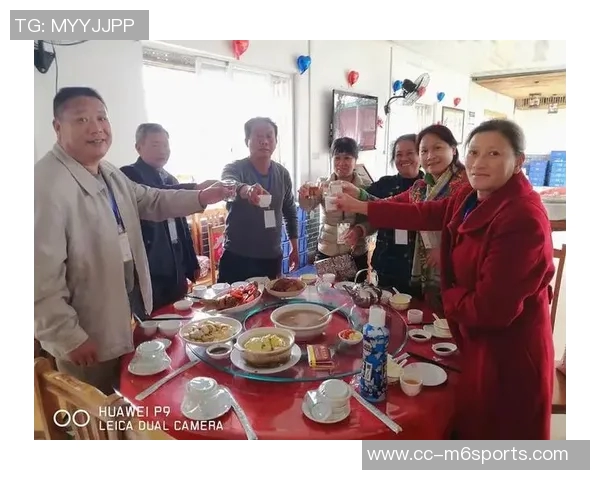 美媒分享库里一家六口温馨聚餐照片时光荏苒令人感慨不已